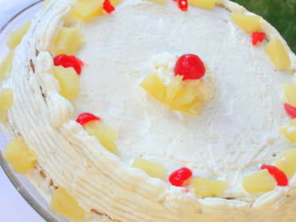 Pineapple sponge cake