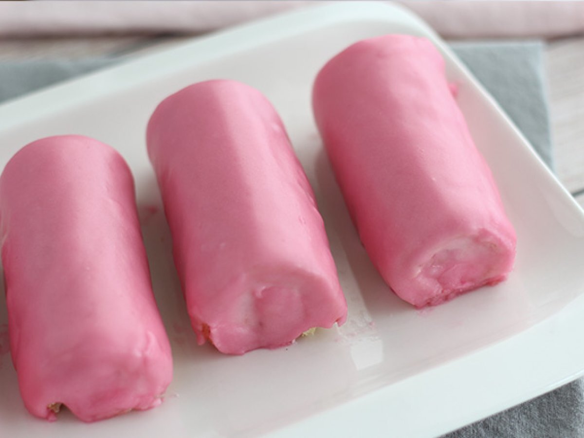 Pink panthers, mini strawberry swiss rolls - photo 4