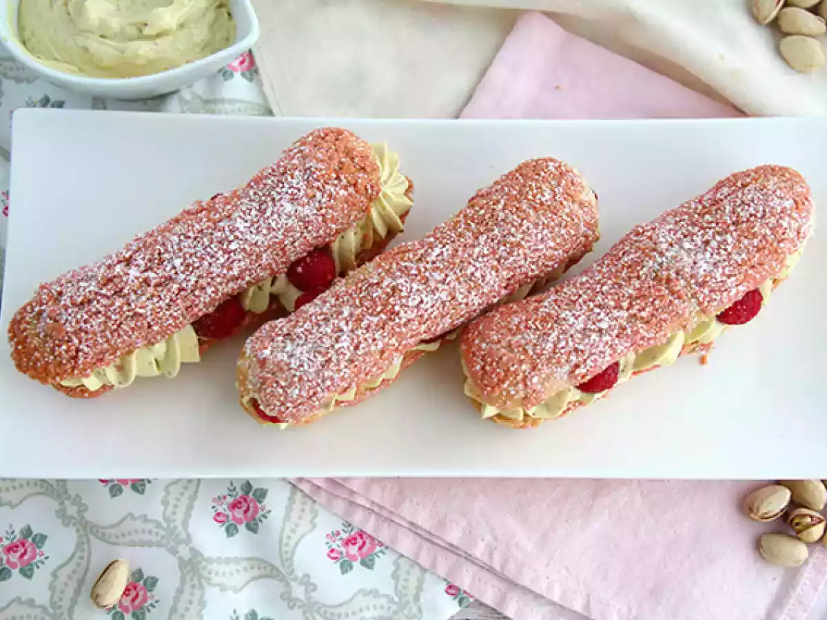 Pistachio and raspberry eclairs - photo 3