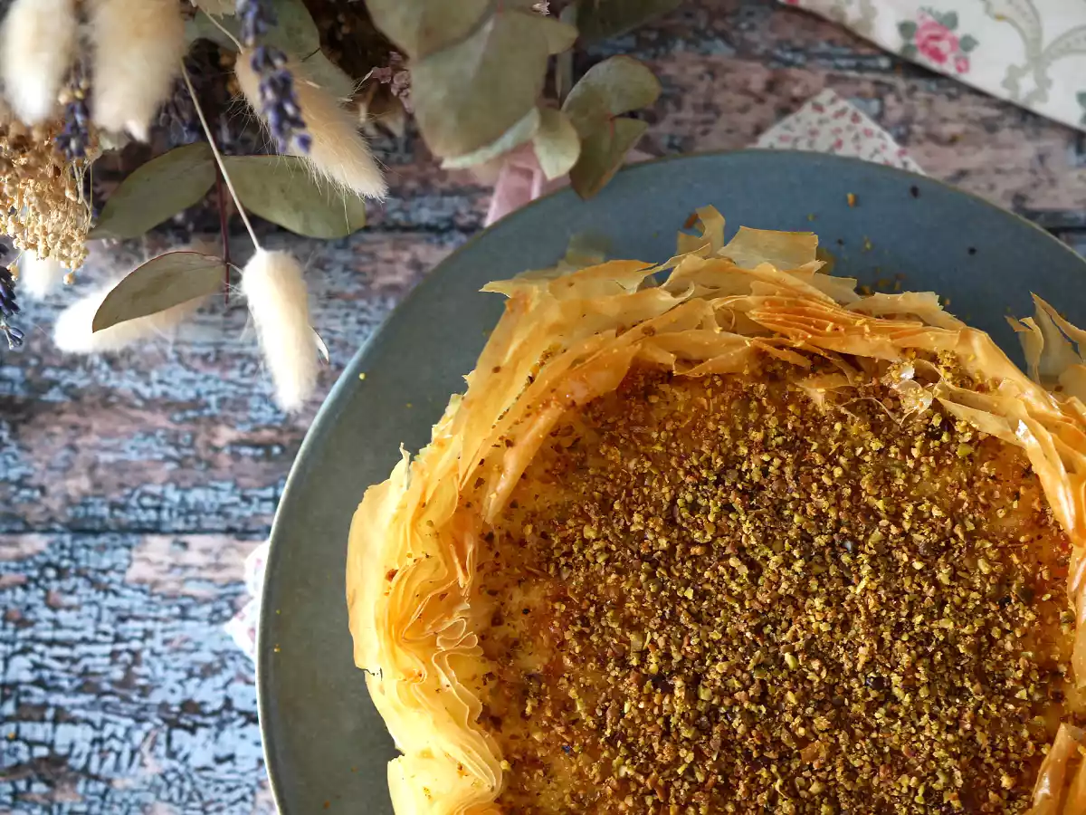 Pistachio baklava cheesecake, crispy and melting - photo 4