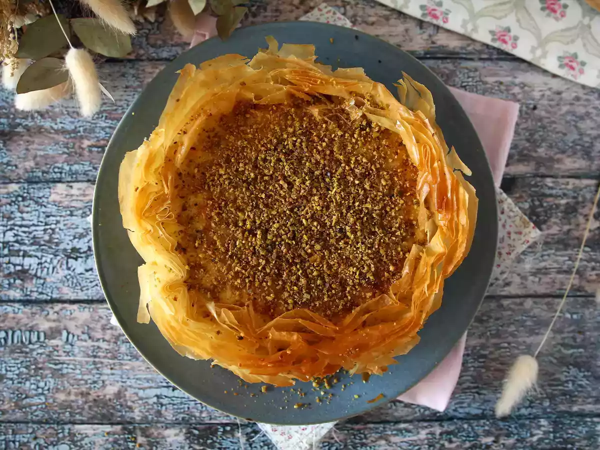 Pistachio baklava cheesecake, crispy and melting - photo 6