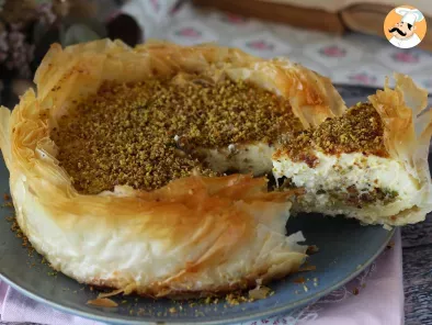 Pistachio baklava cheesecake, crispy and melting, photo 3