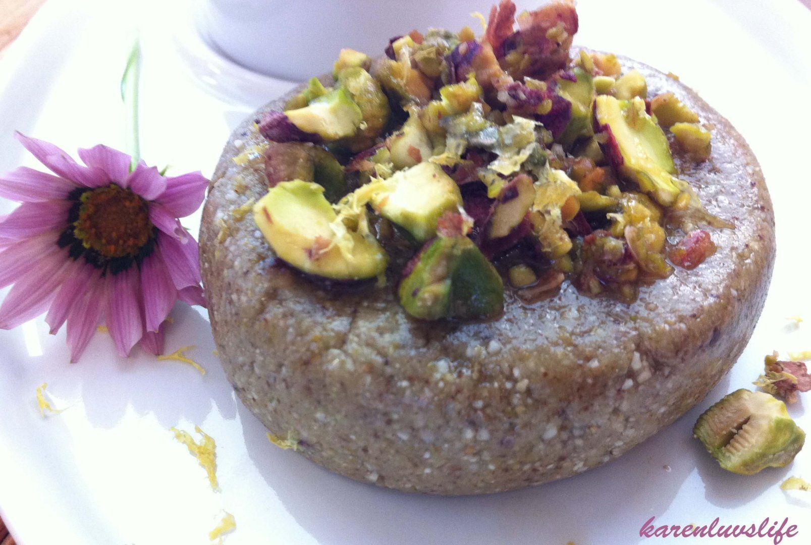 Pistachio cake with lemon agave syrup Recipe Petitchef