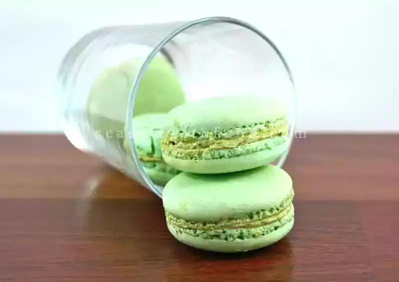 Pistachio macarons recipe