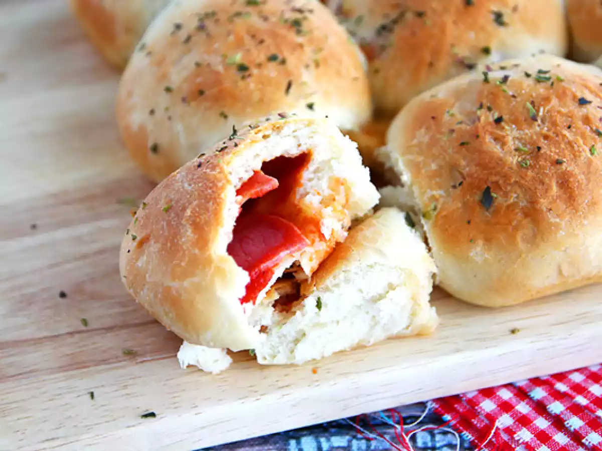 Pizza buns: stuffed buns with ham and cheese - photo 4