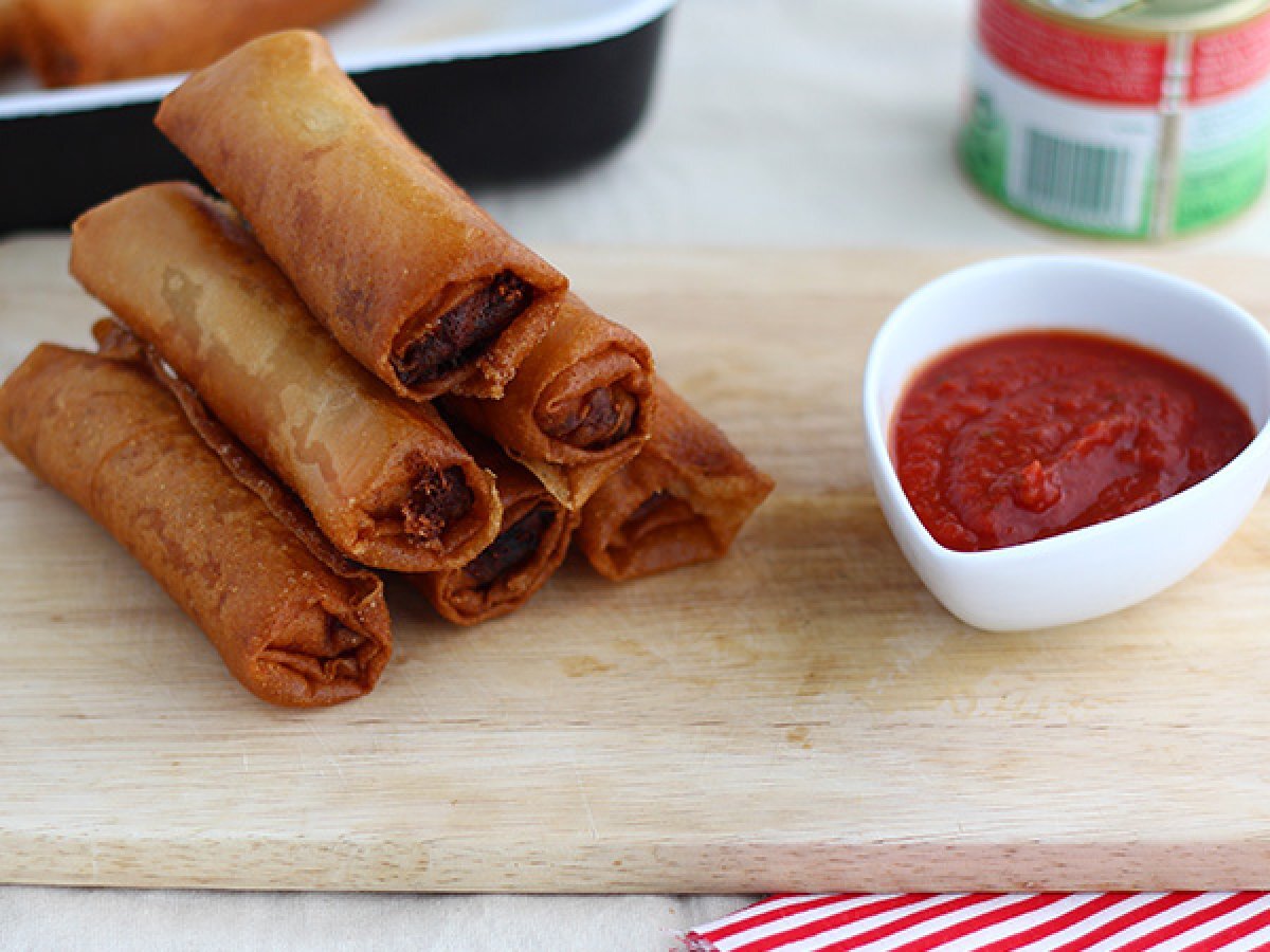 Pizza egg rolls - Video recipe!