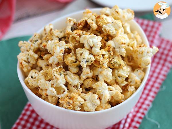 Pizza-flavored popcorn