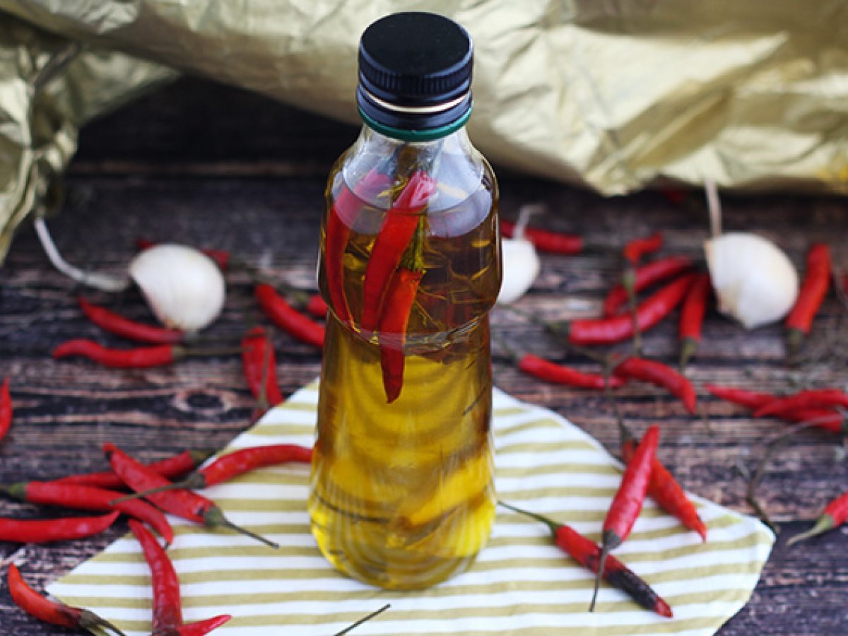 Pizza infused oil - Spicy olive oil, Recipe Petitchef