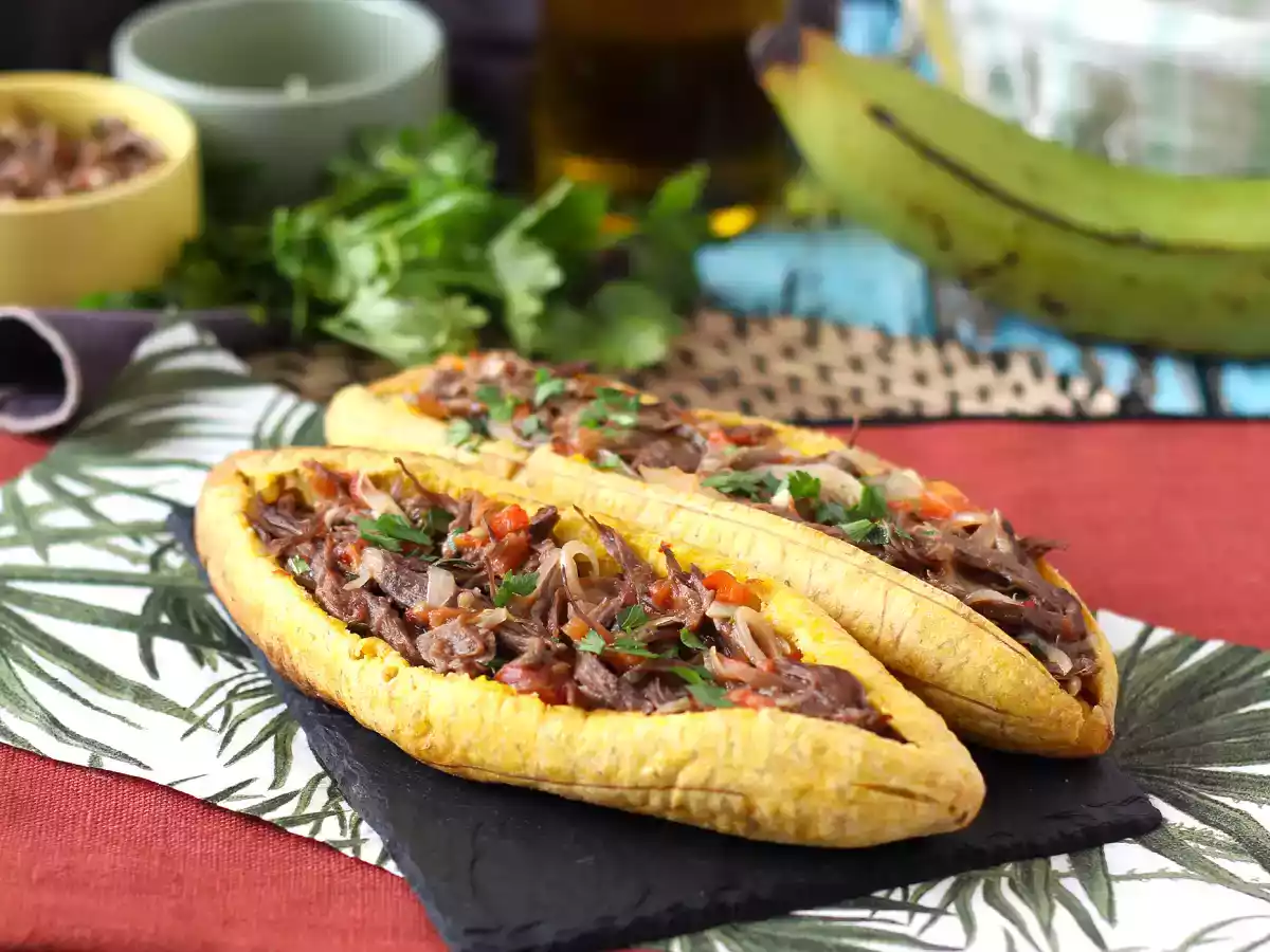 Plantains stuffed with shredded meat and grated cheese - photo 3