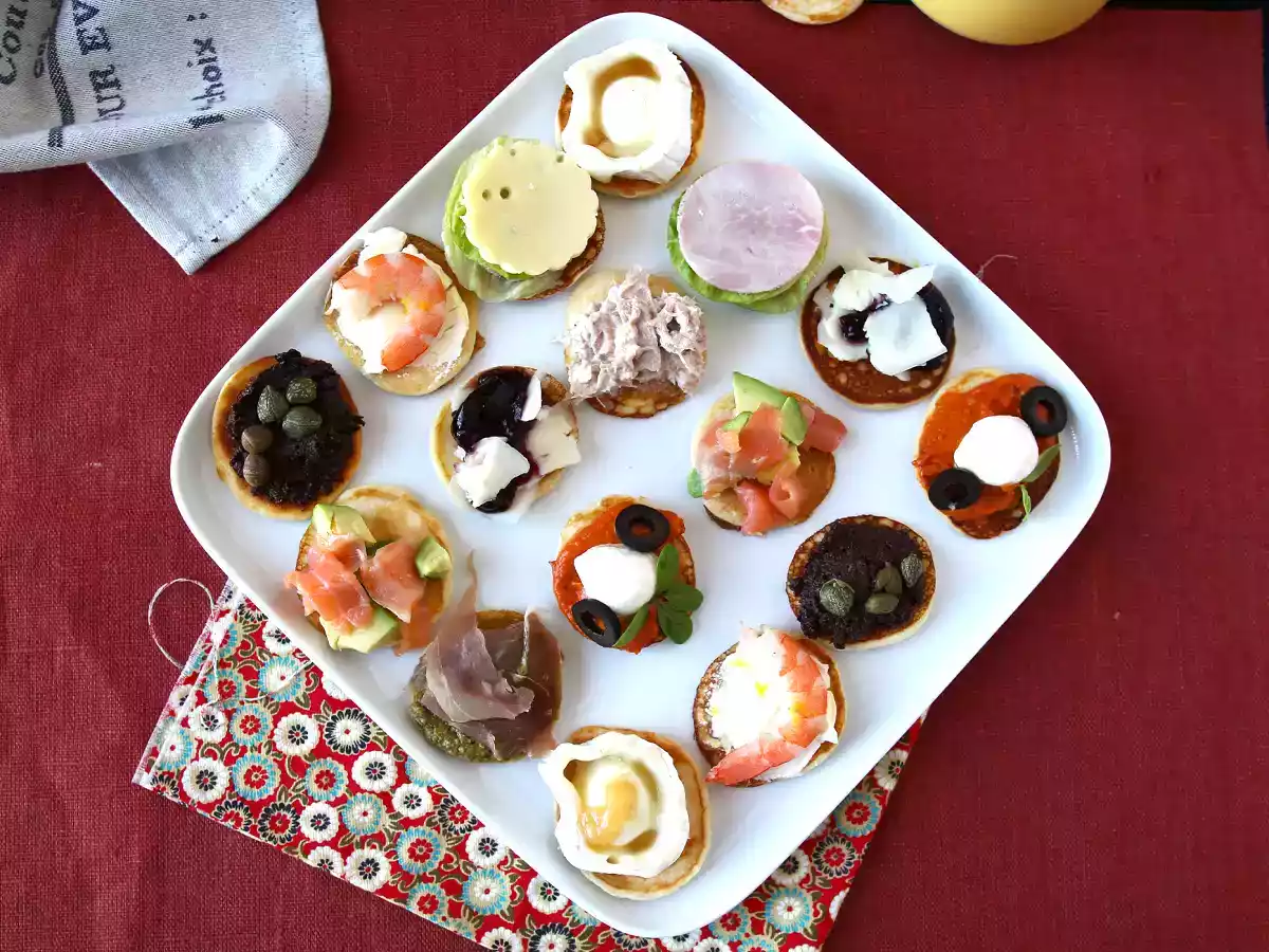 Platter of garnished blinis, the varied aperitif perfect for parties - photo 5
