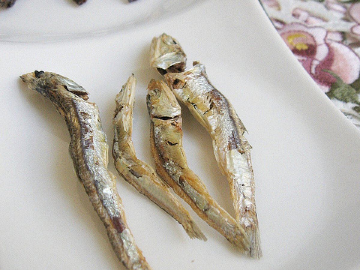 Pomegranate-Infused Toasted Anchovies