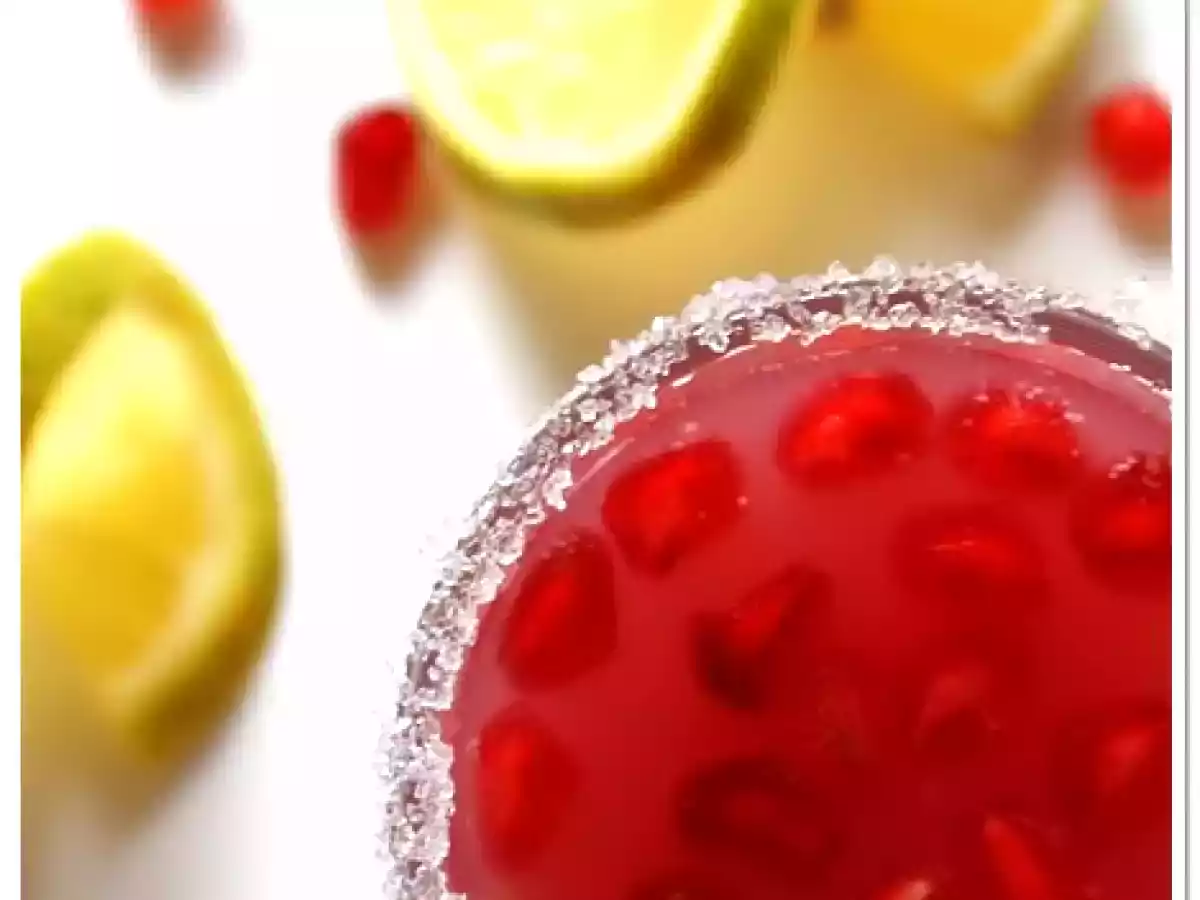 Pomegranate Mocktail & Fruity Yoghurt - photo 3