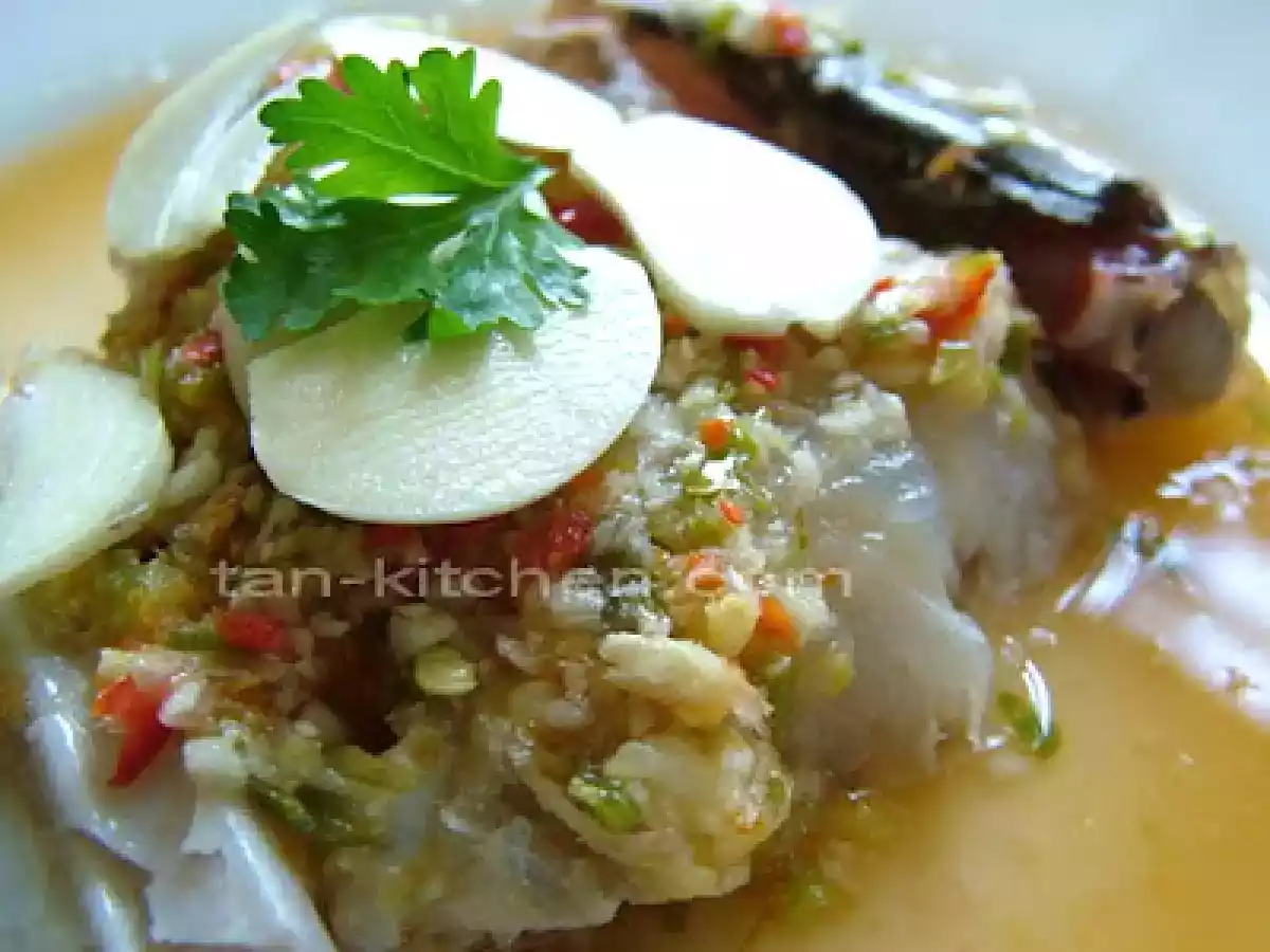 Poo Dong (Spicy Crabs Pickled Salad)
