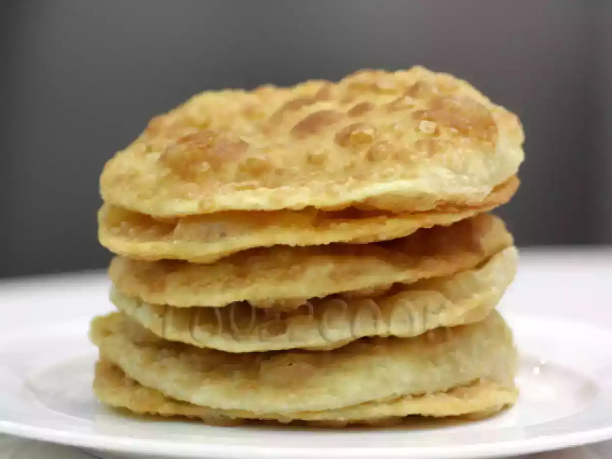 Poori / Puri (Indian Fried Flatbread) - photo 2