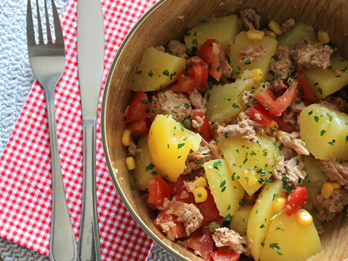 Potato, tuna, and tomato salad - photo 3