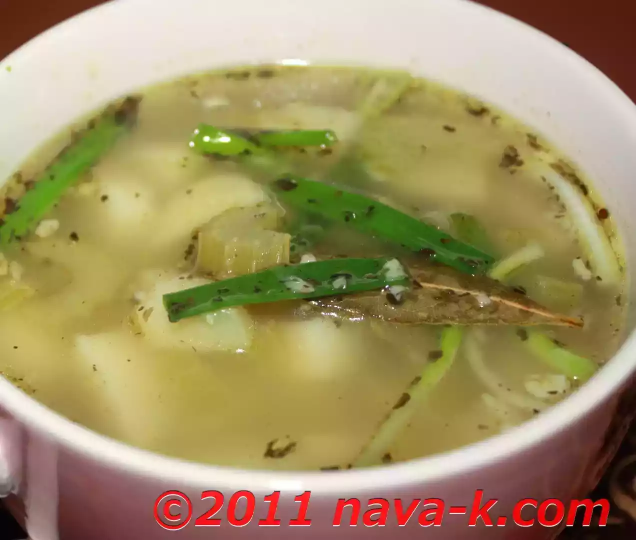 Vegetarian potatoes and celery soup recipe