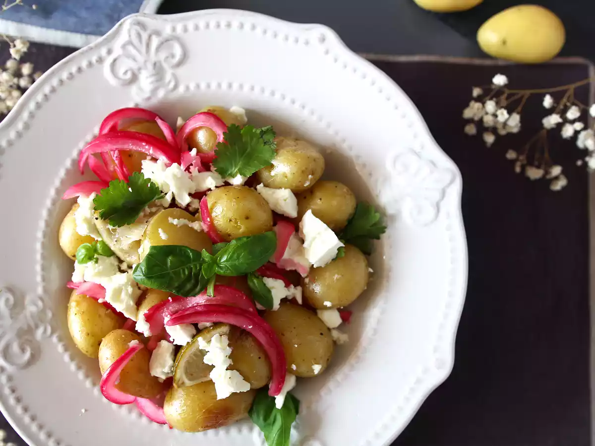 Potatoes in parchment with lemon and feta cheese - photo 3