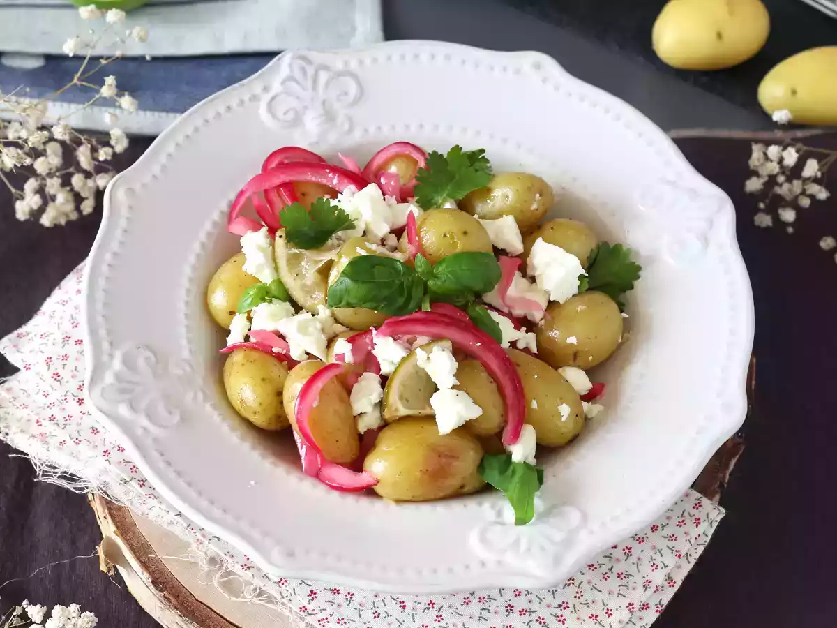 Potatoes in parchment with lemon and feta cheese - photo 5