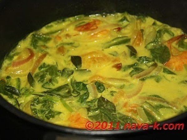 Prawn And Spinach Sodhi (Coconut Gravy)