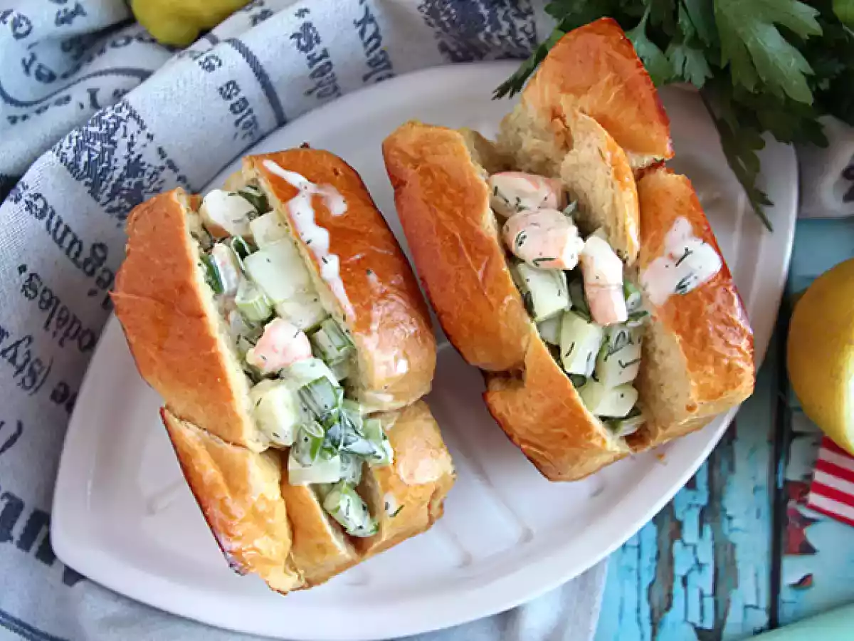 Prawn sandwich with brioche (prawn roll) - photo 4