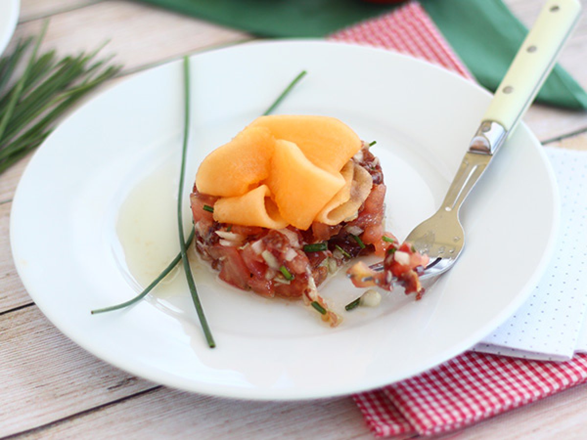 Prosciutto, tomato and cantaloupe tartare - photo 3