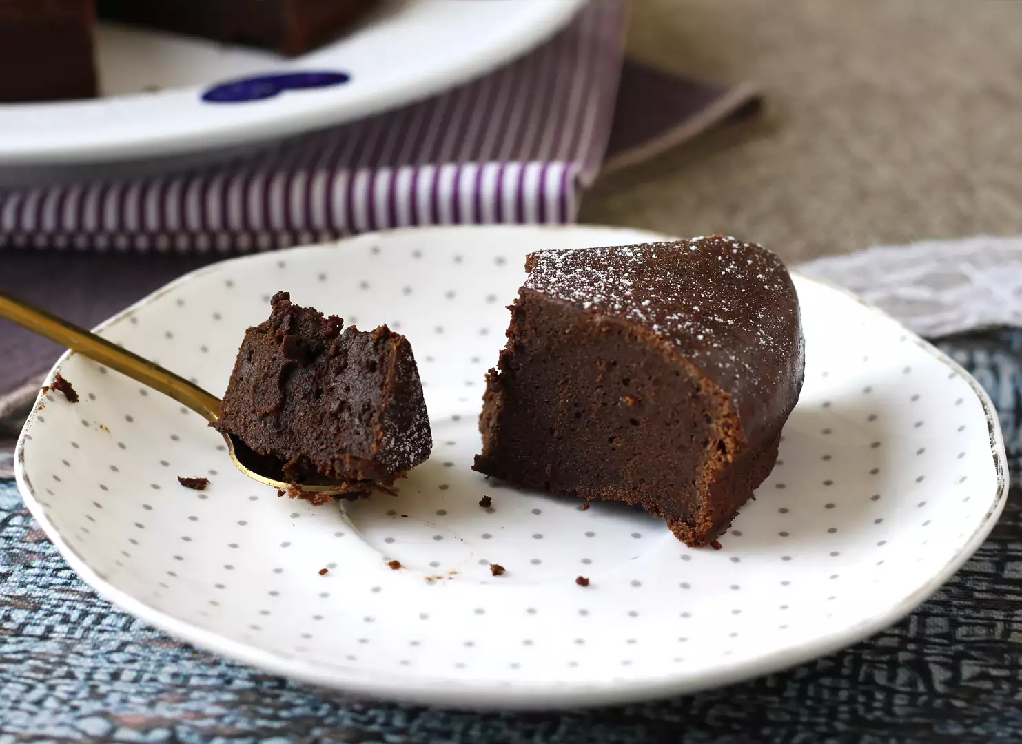Protein-packed chocolate fudgy cake: an easy-to-make whey protein recipe