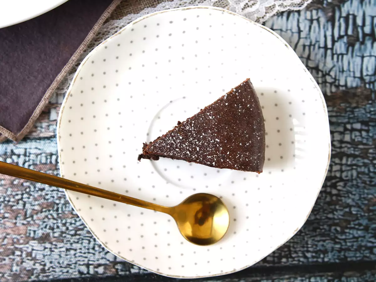 Protein-packed chocolate fudgy cake: an easy-to-make whey protein recipe - photo 10