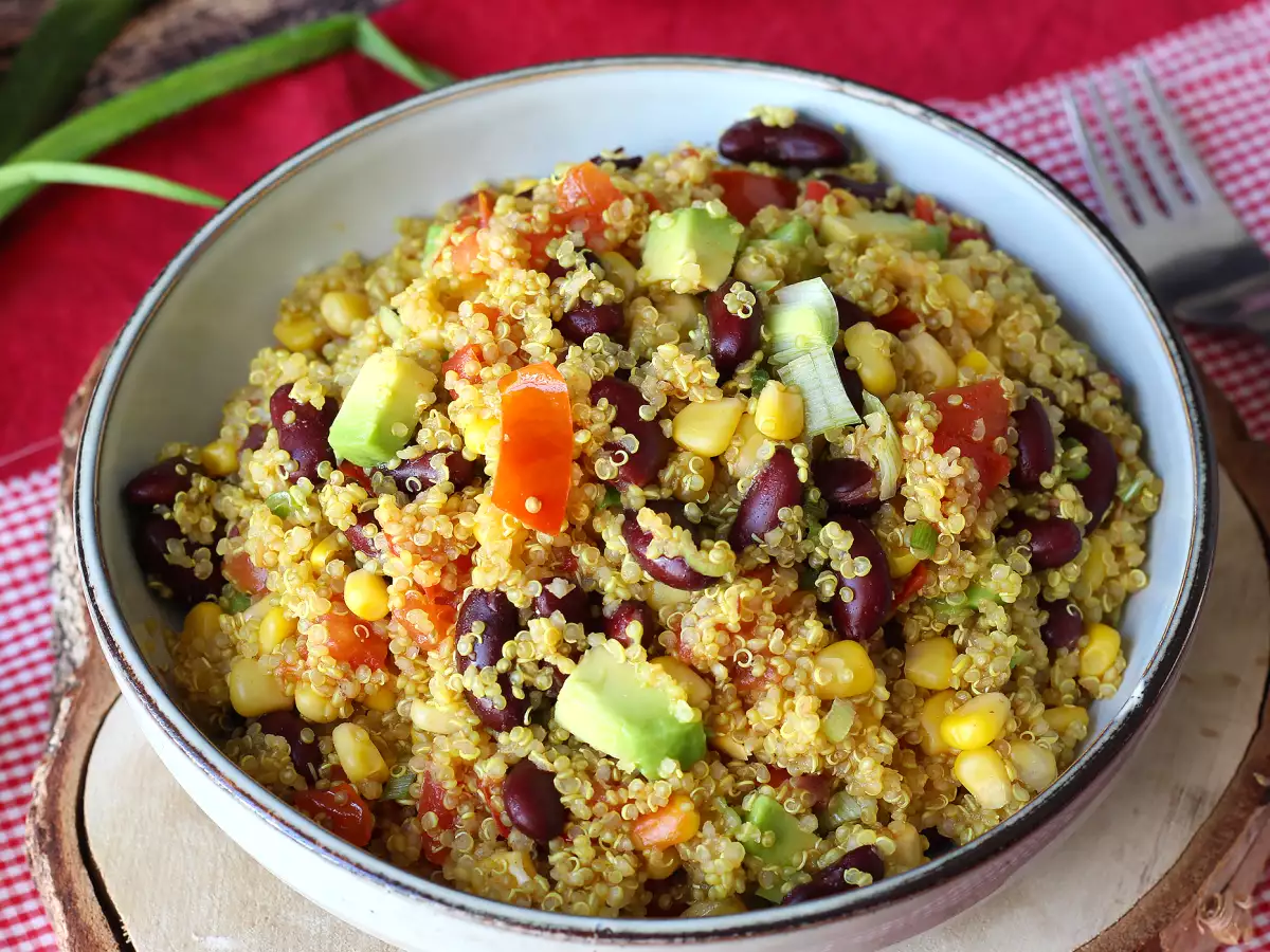 Protein-packed quinoa salad with red kidney beans and corn - photo 2