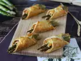 Puff pastries with asparagus, ham and melted cheese, photo 1