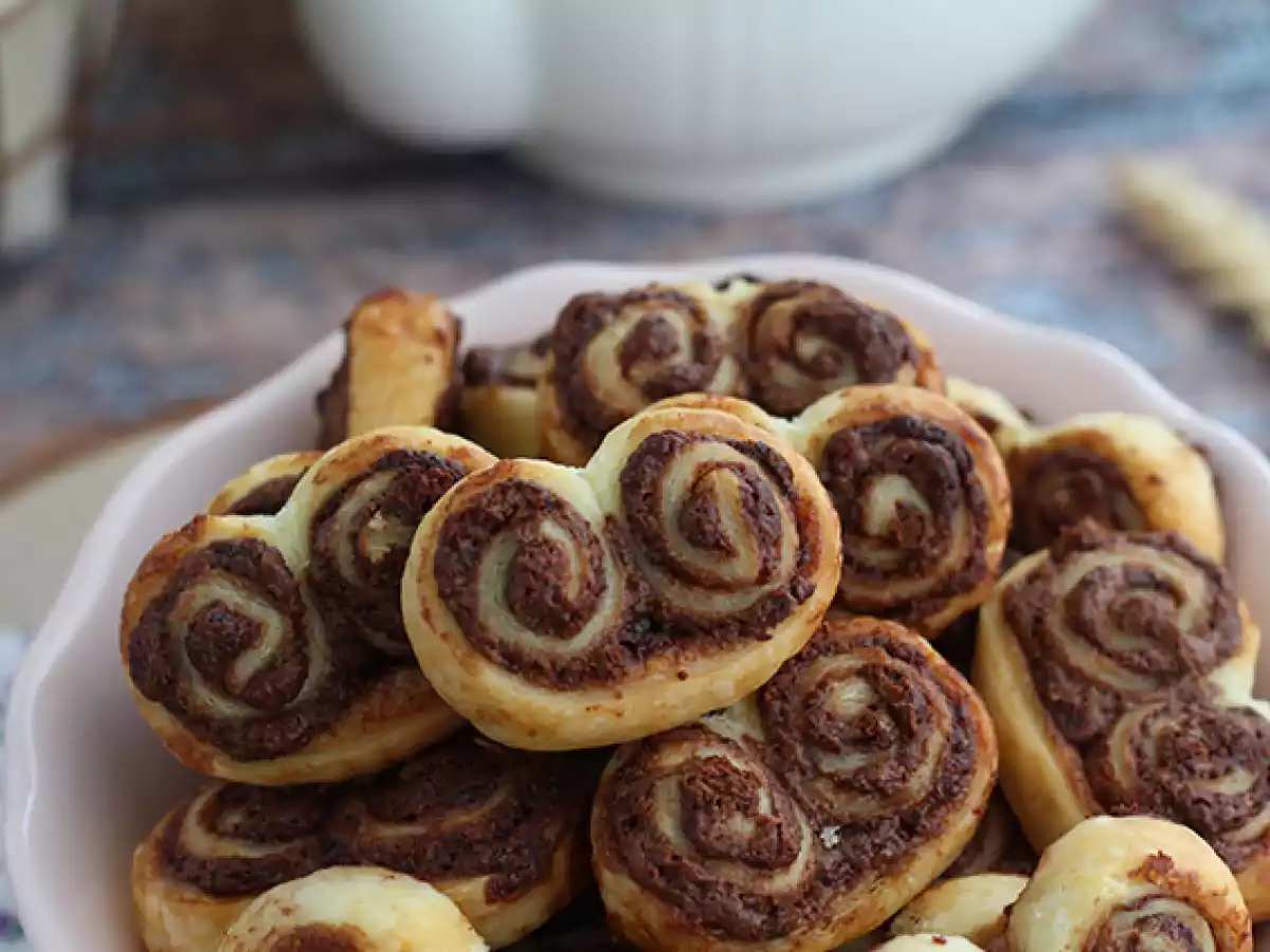 Puff pastry palmiers with chocolate spread - photo 3