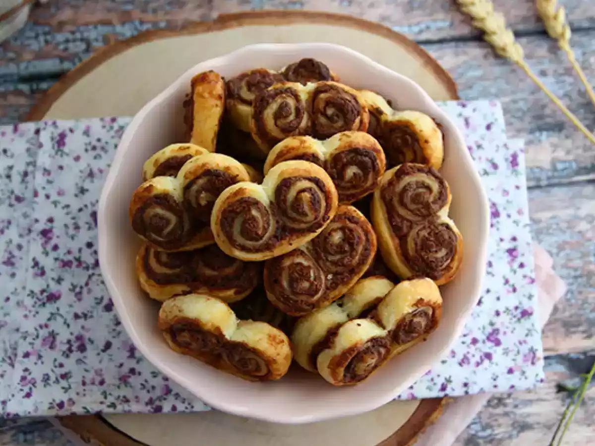 Puff pastry palmiers with chocolate spread - photo 4