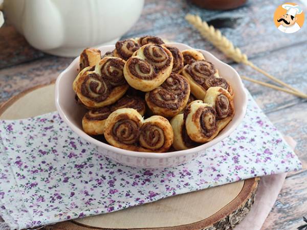 Puff pastry palmiers with chocolate spread - photo 2