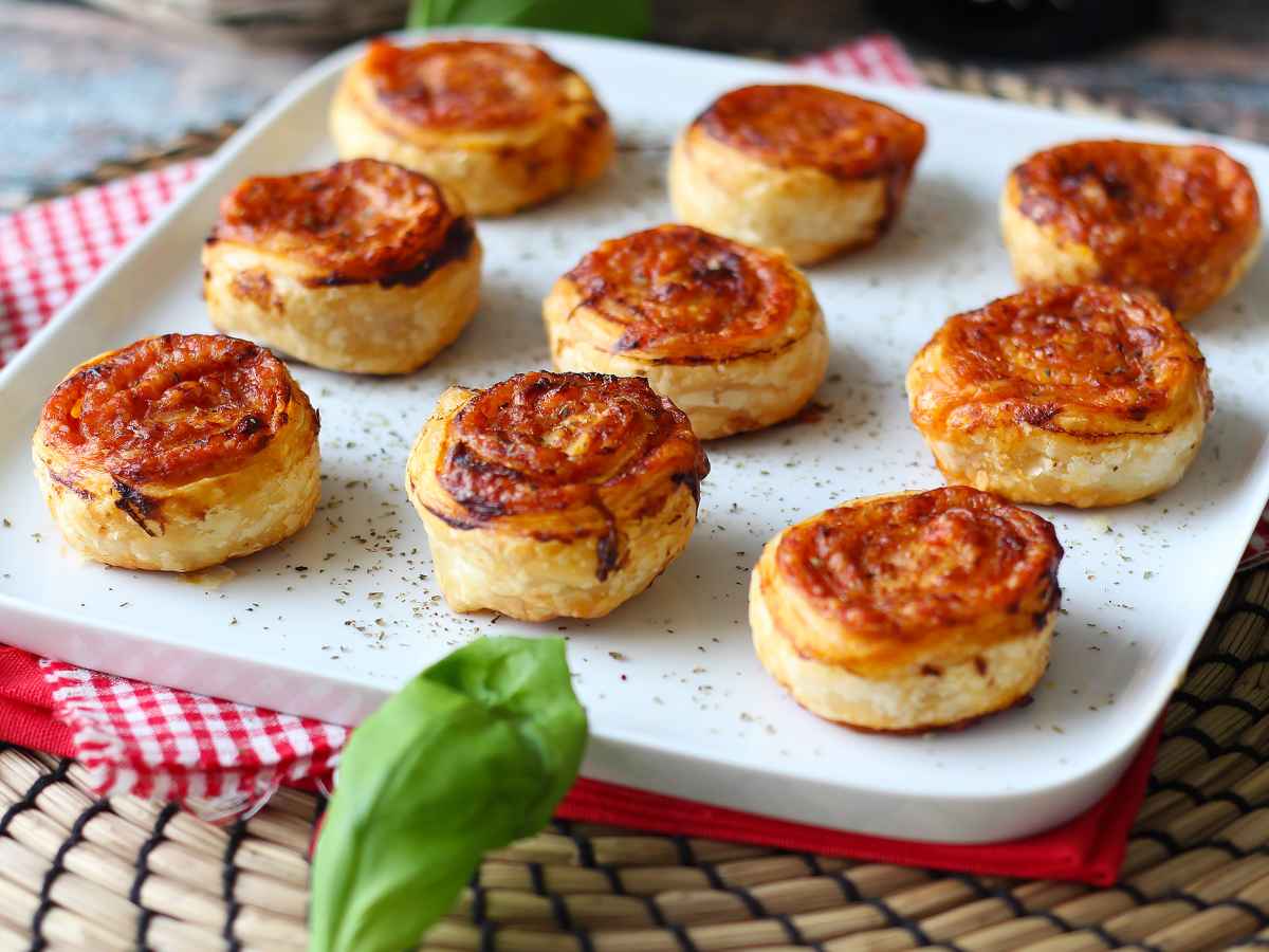 Puff pastry rolls in air fryer: quick and easy recipe