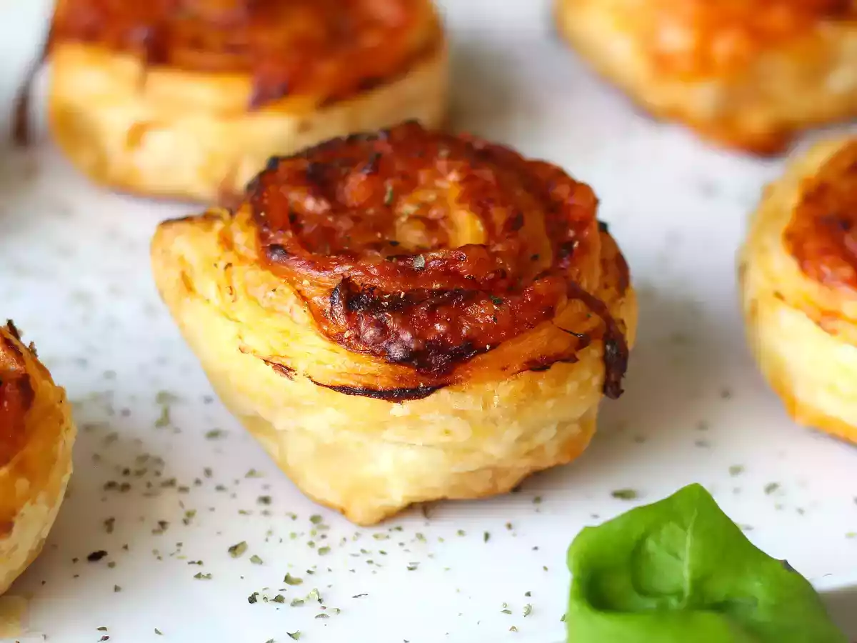 Puff pastry rolls in air fryer: quick and easy recipe - photo 2