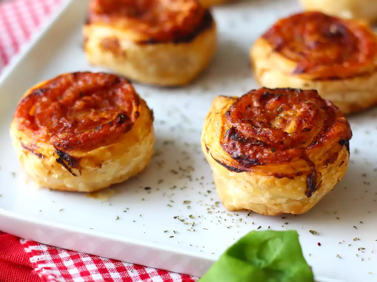 Puff pastry rolls in air fryer: quick and easy recipe - photo 3