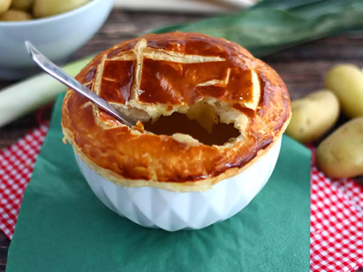 Puff pastry soup with leeks and potatoes - photo 3