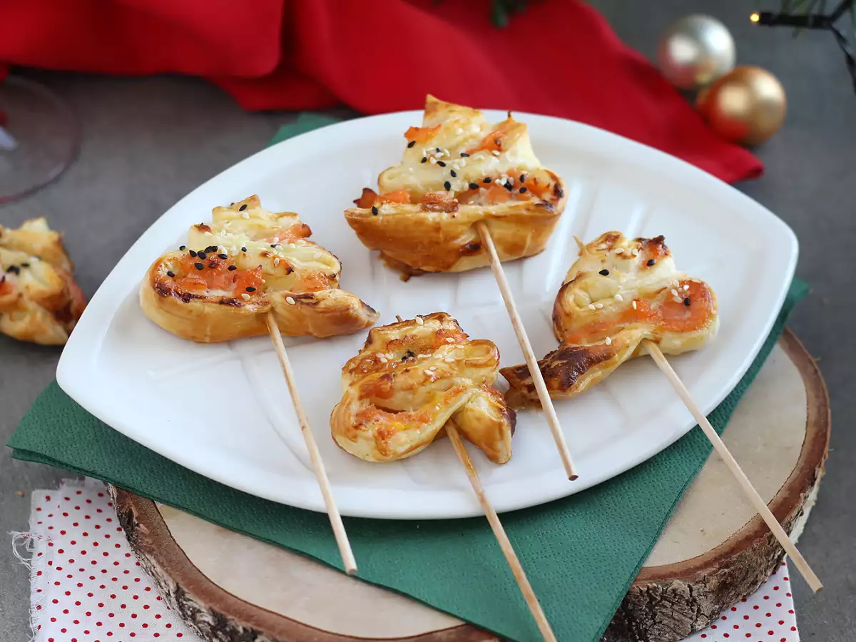 Puff pastry trees with two kinds of salmon - photo 5