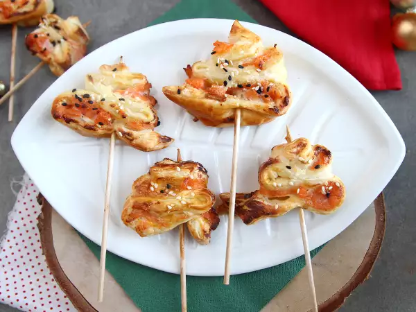 Recipe Puff pastry trees with two kinds of salmon