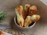 Puff pastry twists with cheese and parsley-garlic butter: a must-have for aperitif time, photo 2