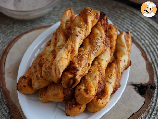 Puff pastry twists with red pesto and mozzarella - photo 2