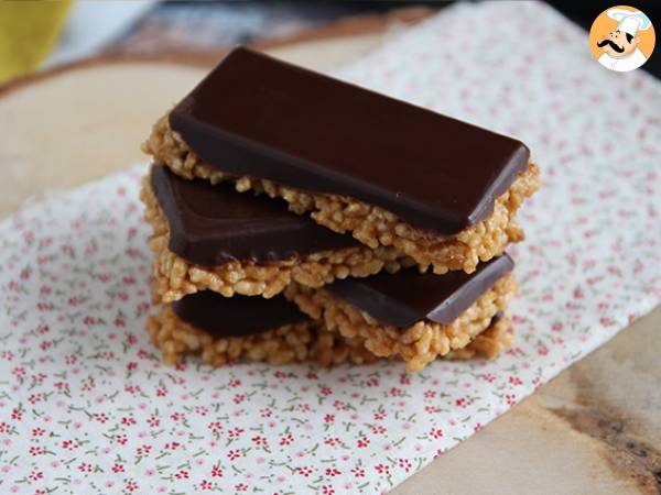 Puffed rice bars with peanut butter