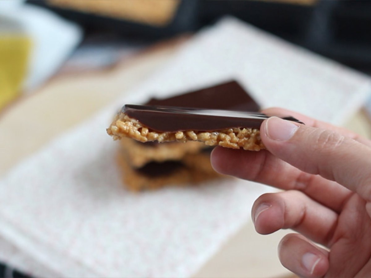 Puffed rice bars with peanut butter and chocolate - photo 2