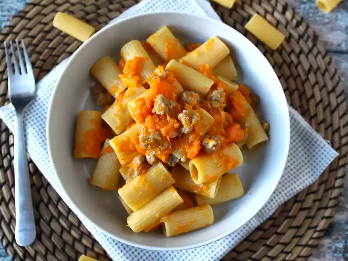 Pumpkin and sausage meat pasta - photo 4