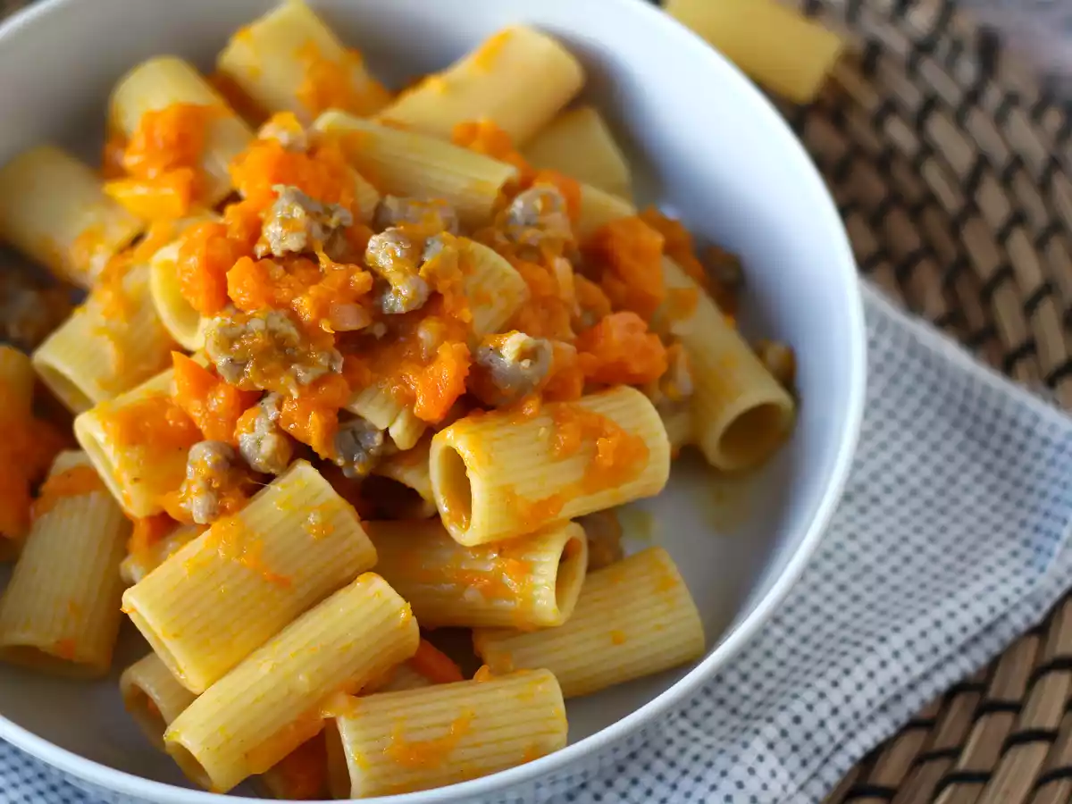 Pumpkin and sausage meat pasta - photo 6