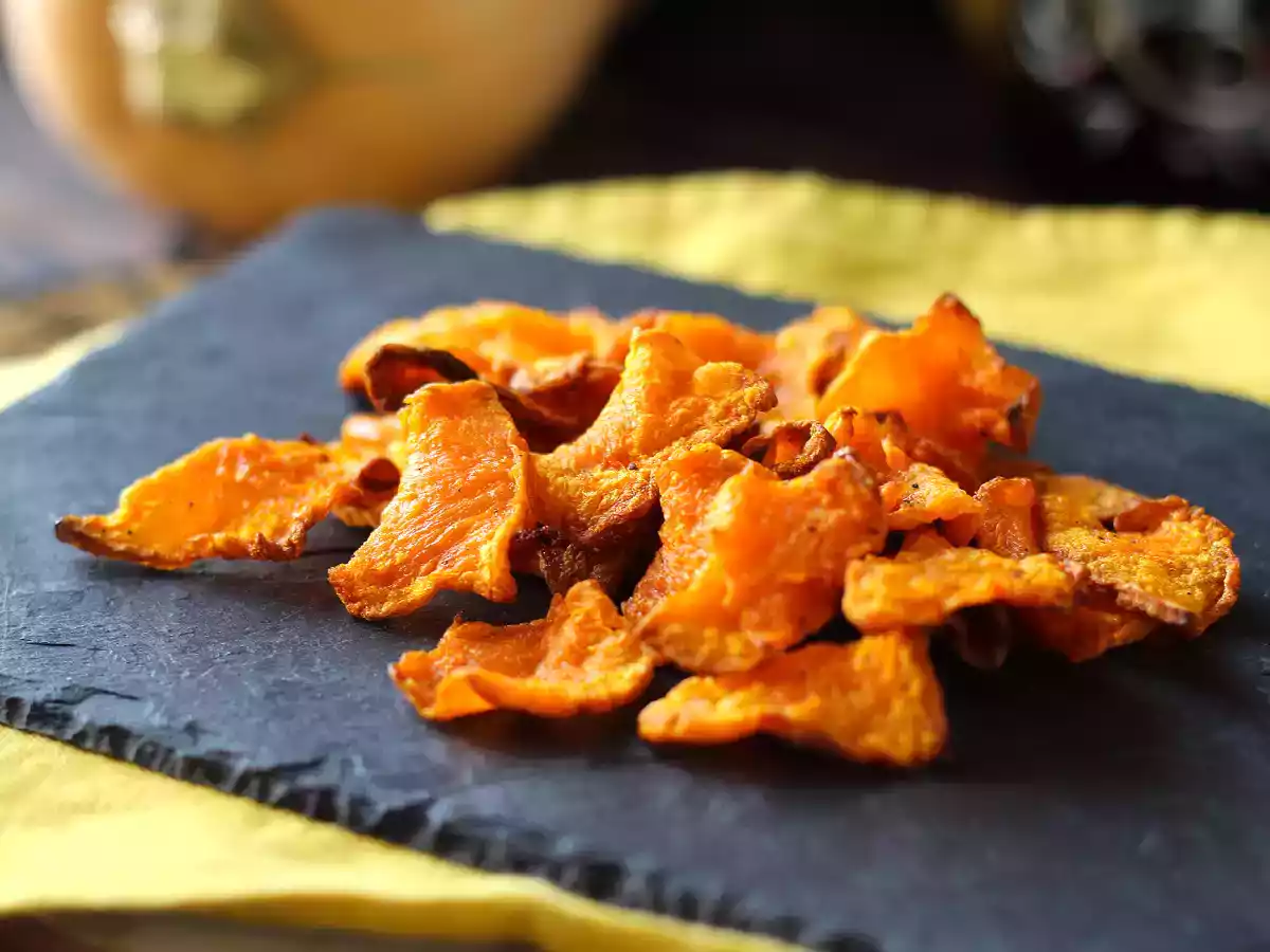 Pumpkin chips in airfryer: light and tasty
