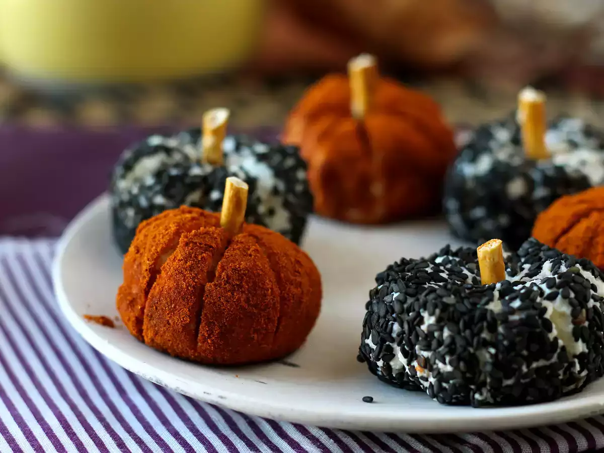 Pumpkin-Shaped Cheese Spread for Halloween! - photo 2