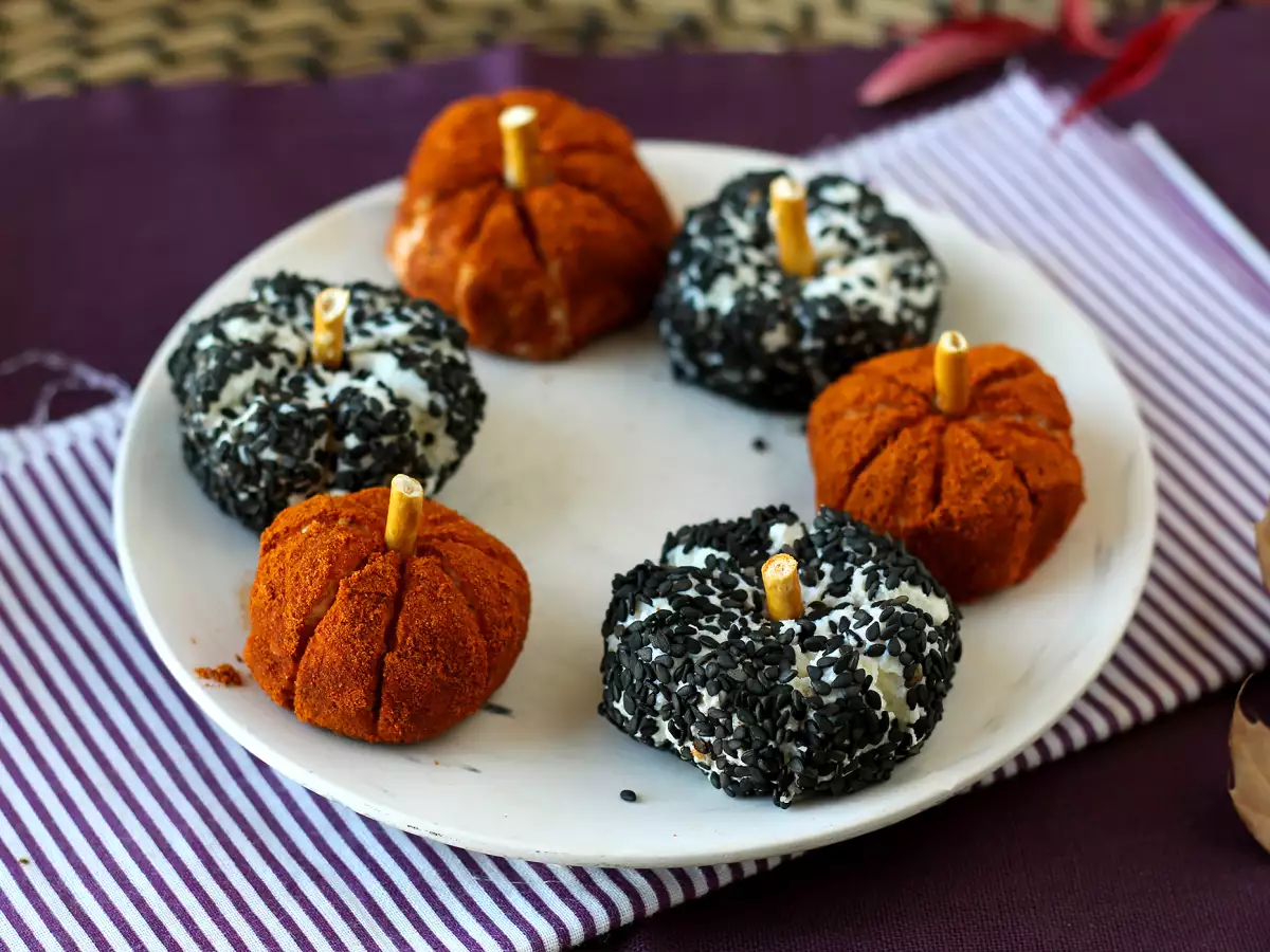 Pumpkin-Shaped Cheese Spread for Halloween! - photo 5