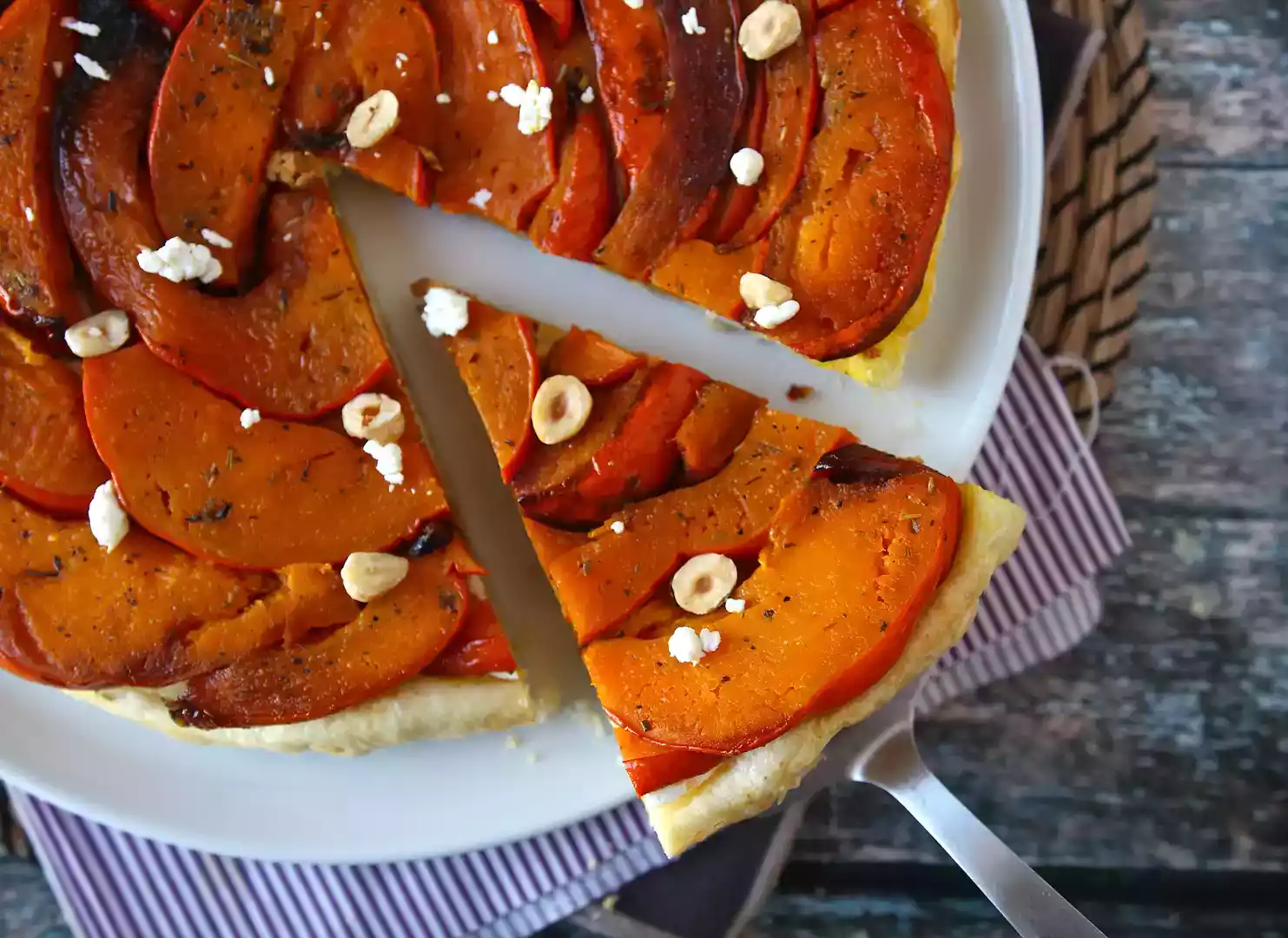 Pumpkin tatin recipe with goat's cheese and honey