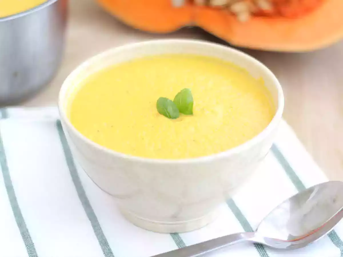 Pumpkin velvet soup - video recipe !