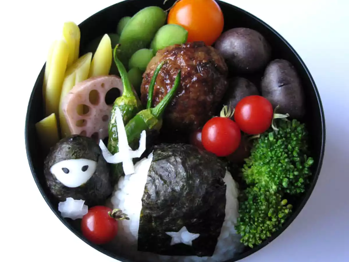 Quail Egg Ninja & Star Onigiri?Yes, you too can have a Food Ninja Bento!!